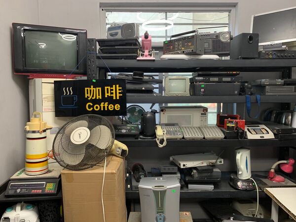 Smash the Dishes: Who Visits Rage Rooms, and Why You Should Too (Photo) - Sputnik International