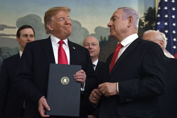 Trump Reportedly Wants Both Netanyahu and Gantz to Work on 'Deal of the Century' Trump Reportedly Wants Both Netanyahu and Gantz to Work on 'Deal of the Century' - Sputnik International