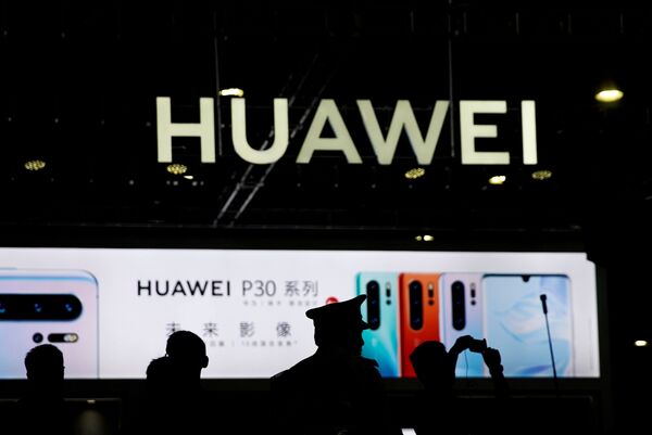 Ban Imposed by Trump on Sales to Huawei May Lead to Greater US-China Business Independence – Prof - Sputnik International
