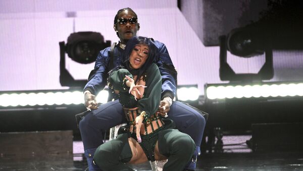 Cardi B, foreground, and Offset perform at the BET Awards on 23 June 2019, at the Microsoft Theater in Los Angeles. - Sputnik International