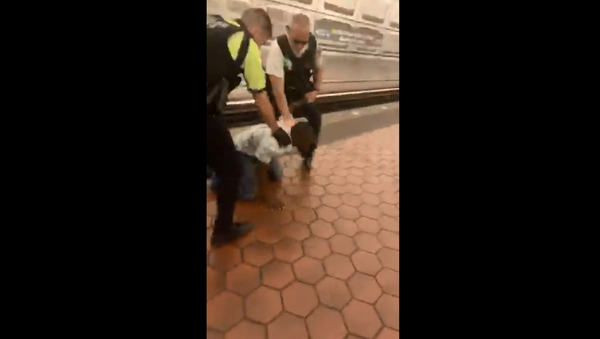 Washington, DC's Metro Transit Police Department launches investigation into use of force against unarmed man. - Sputnik International
