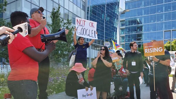 Alphabet employees, community organizers and human rights activists gather for a rally after an annual shareholder meeting outside of the Google Cloud computing unit's headquarters in Sunnyvale, California, U.S., June 19, 2019 - Sputnik International