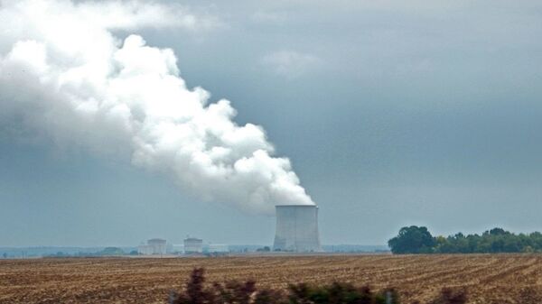 Fume from Cooling towers of nuclear power plants in France - Sputnik International