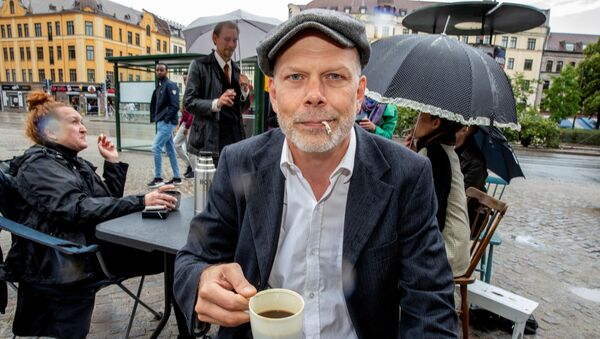 Niklas Qvarnstrom, who started a Facebook group against an outdoor smoking ban, poses for a photo in Malmo, Sweden July 1, 2019 - Sputnik International