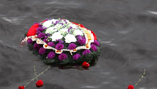 A wreath placed on the water (File) - Sputnik International