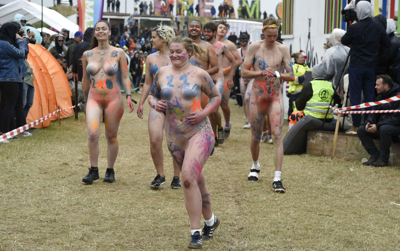 X-Rated Fun: Naked Men & Women Race Each Other at Roskilde Music Fest