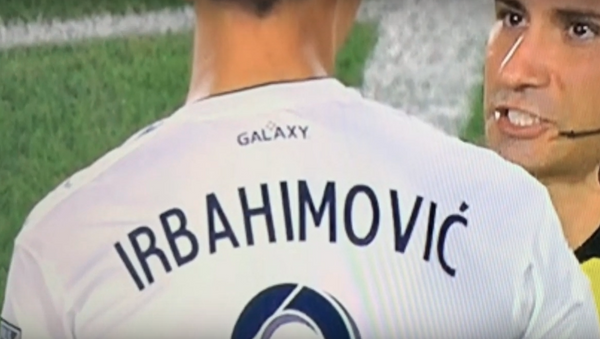 Misspelling on jersey of LA Galaxy forward Zlatan Ibrahimovic from July 4 match against Toronto FC  - Sputnik International