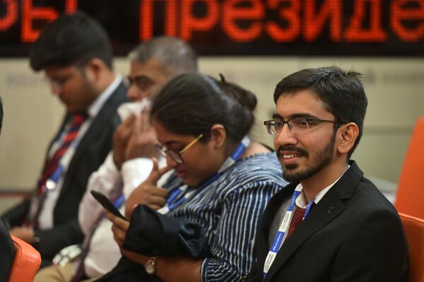 Sputnik Shares Experience With Young Leaders From India Sputnik Shares Experience With Young Leaders From India - Sputnik International