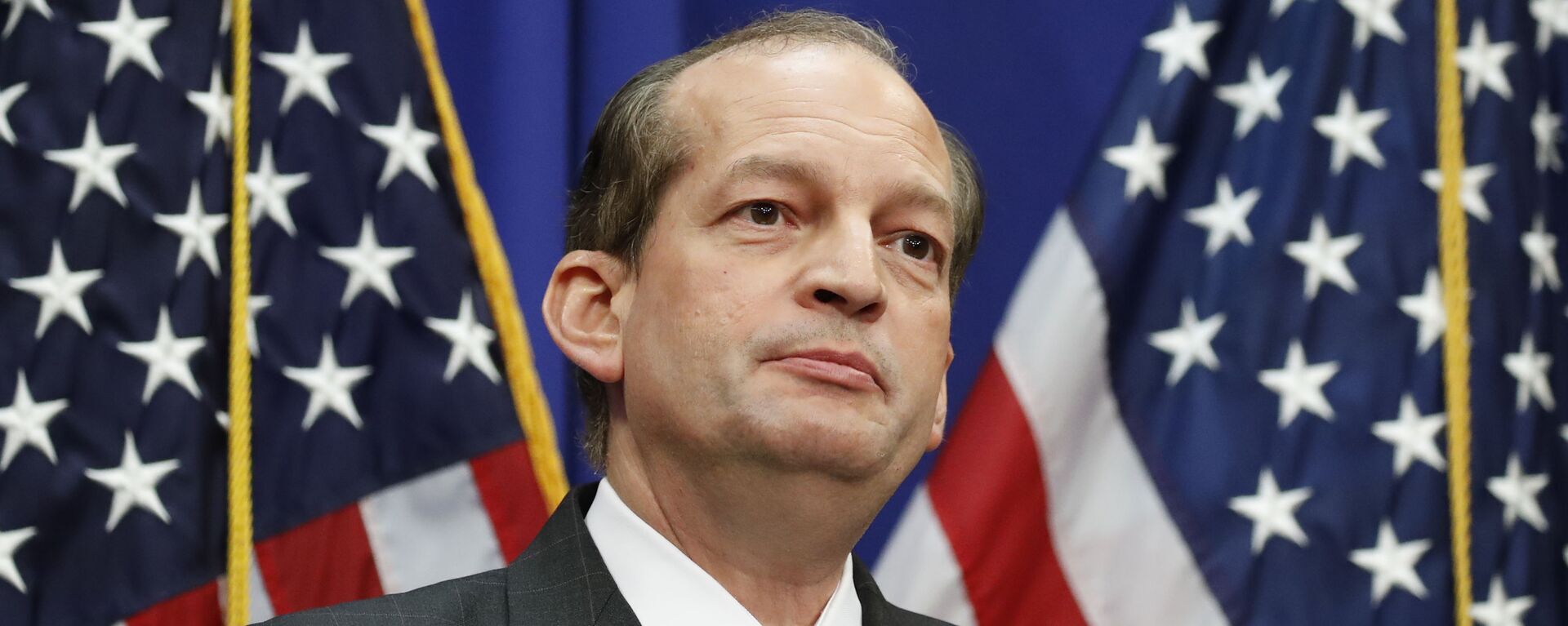 Labor Secretary Alex Acosta speaks during a media availability at the Department of Labor, Wednesday, July 10, 2019, in Washington. - Sputnik International, 1920, 13.07.2019