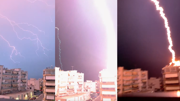 Lightning or Artillery Strike? Deadly Greece Storm Produces Deafening Thunderbolt  - Sputnik International