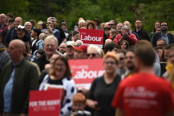 Jeremy Corbyn is Attacked Because He is Anti-Capitalist, not Anti-Semitic - Sputnik International