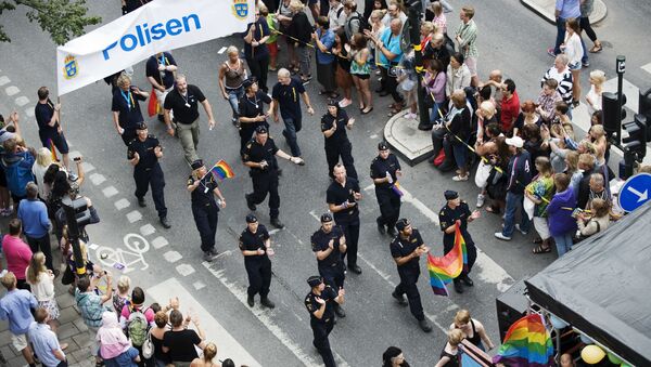 Participants from the Swedish police take part in the HBTQ festival Stockholm Pride parade (File) - Sputnik International