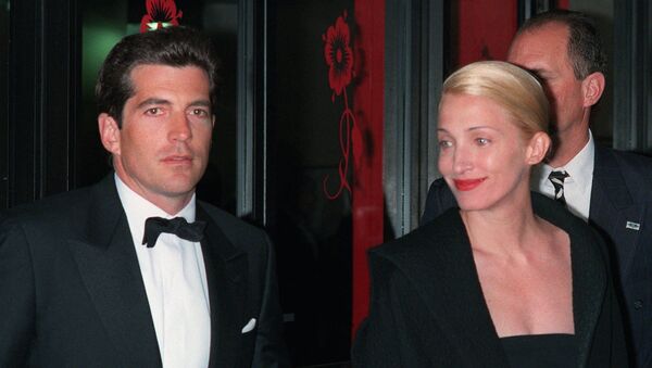 In a file photo John F. Kennedy, Jr. and his wife, Carolyn Bessette Kennedy, arrive at the Minskoff Theatre Monday night, April 6, 1998 - Sputnik International