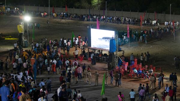 Spectators leave a viewing gallery after India's second lunar mission, Chandrayaan-2, was called off, in Sriharikota, India, July 15, 2019 - Sputnik International