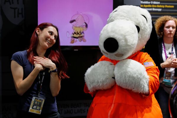 Snoopy cosplay at the pop culture festival Comic-Con International during opening night in San Diego 2019. - Sputnik International