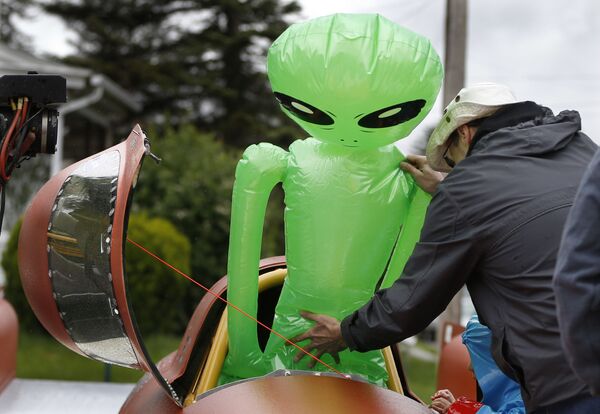 Declassified FBI Files Confirm Existence of Gigantic 'Human-Like Aliens', Report Claims Declassified FBI Files Confirm Existence of Gigantic 'Human-Like Aliens', Report Claims - Sputnik International