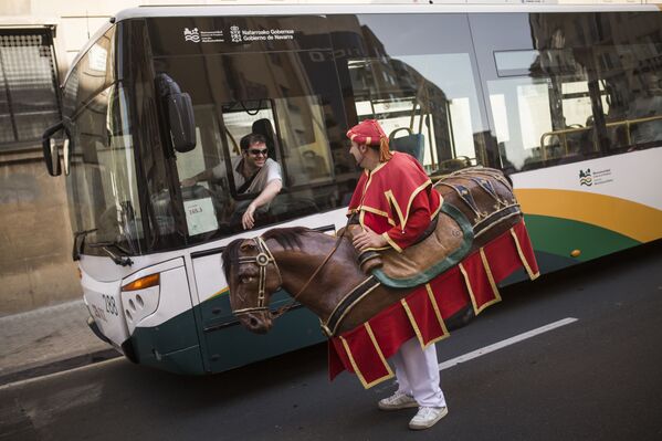 A man in a costume at the San Fermín festival in Spain - Sputnik International