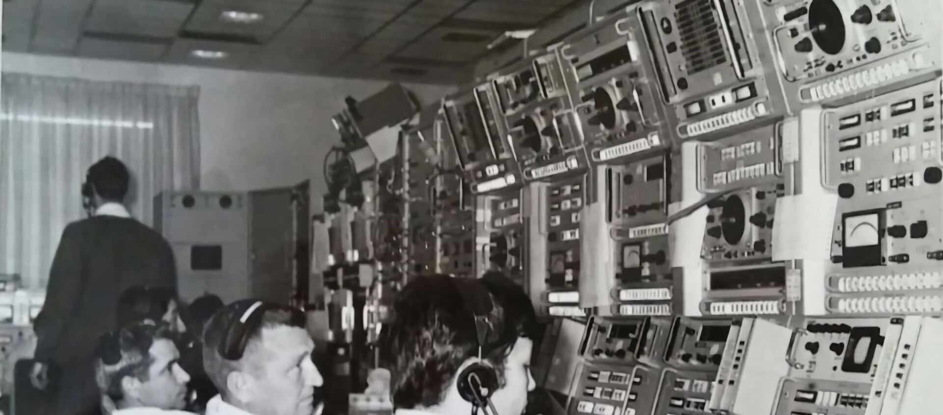 1968, Fresnedillas NASA tracking station. In the foreground: Carlos Gonzalez, the only Spaniard among the Americans - Sputnik International, 1920, 20.07.2019