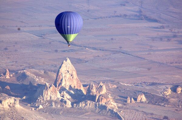 A hot air balloon over Cappadocia, Turkey. - Sputnik International