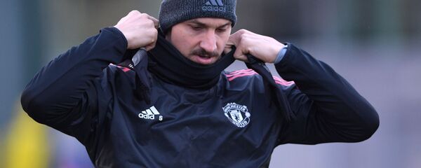 Zlatan Ibrahimovic during a training session ahead of the 2017/18 UEFA Champions League group stage match against CSKA (Moscow, Russia) Zlatan Ibrahimovic during a training session ahead of the 2017/18 UEFA Champions League group stage match against CSKA (Moscow, Russia) - Sputnik International