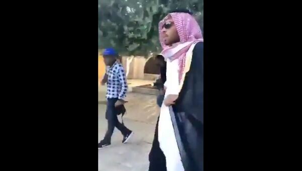 A screengrab of a video showing Mohammed Saud being attacked on the Temple Mount - Sputnik International