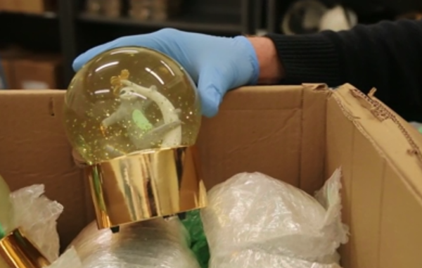 Australian Border Force Seize 15 Snow Globes Containing Liquid Meth (Photos) Australian Border Force Seize 15 Snow Globes Containing Liquid Meth (Photos) - Sputnik International