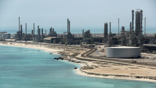 General view of Saudi Aramco's Ras Tanura oil refinery and oil terminal in Saudi Arabia May 21, 2018. REUTERS/Ahmed Jadallah - Sputnik International
