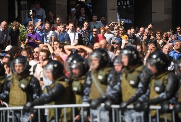 Police Detain 1,074 People at Unathorised Rally in Moscow Police Detain 1,074 People at Unathorised Rally in Moscow - Sputnik International