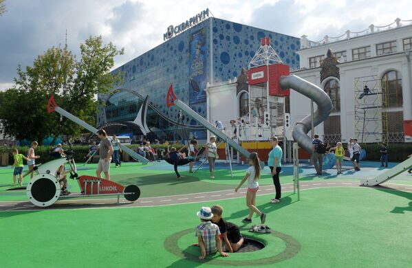 A playground near the Moskvarium centre of oceanography and marine biology at  VDNKH park in Moscow.  - Sputnik International