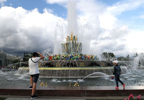 The Stone Flower Fountain at VDNKH park in Moscow.  - Sputnik International