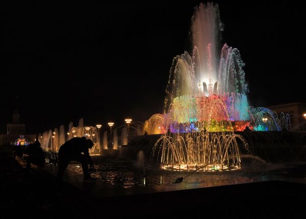 The Stone Flower Fountain at VDNKH park in Moscow. - Sputnik International