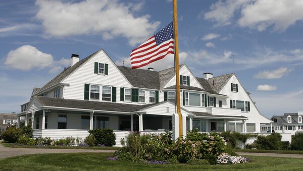 the flag flies at half staff outside the home of Sen. Edward M. Kennedy at the Kennedy compound - Sputnik International