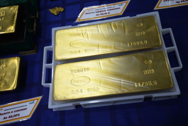 German Media Claims Russia Profits From US Trade War With China by Hoarding Gold German Media Claims Russia Profits From US Trade War With China by Hoarding Gold - Sputnik International