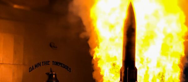 USS Mobile Bay launches an SM-2 missile during live-fire exercise USS Mobile Bay launches an SM-2 missile during live-fire exercise - Sputnik International