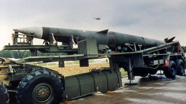 A Pershing II missile is seen on a semi-trailer at the Mutlangen, West Germany, US missile base, as the press was given a chance to inspect the army base May 20, 1987 - Sputnik International