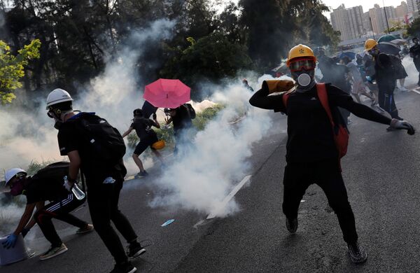 Hong Kong Police Deny Engaging Chinese Army to Confront Protesters - Sputnik International