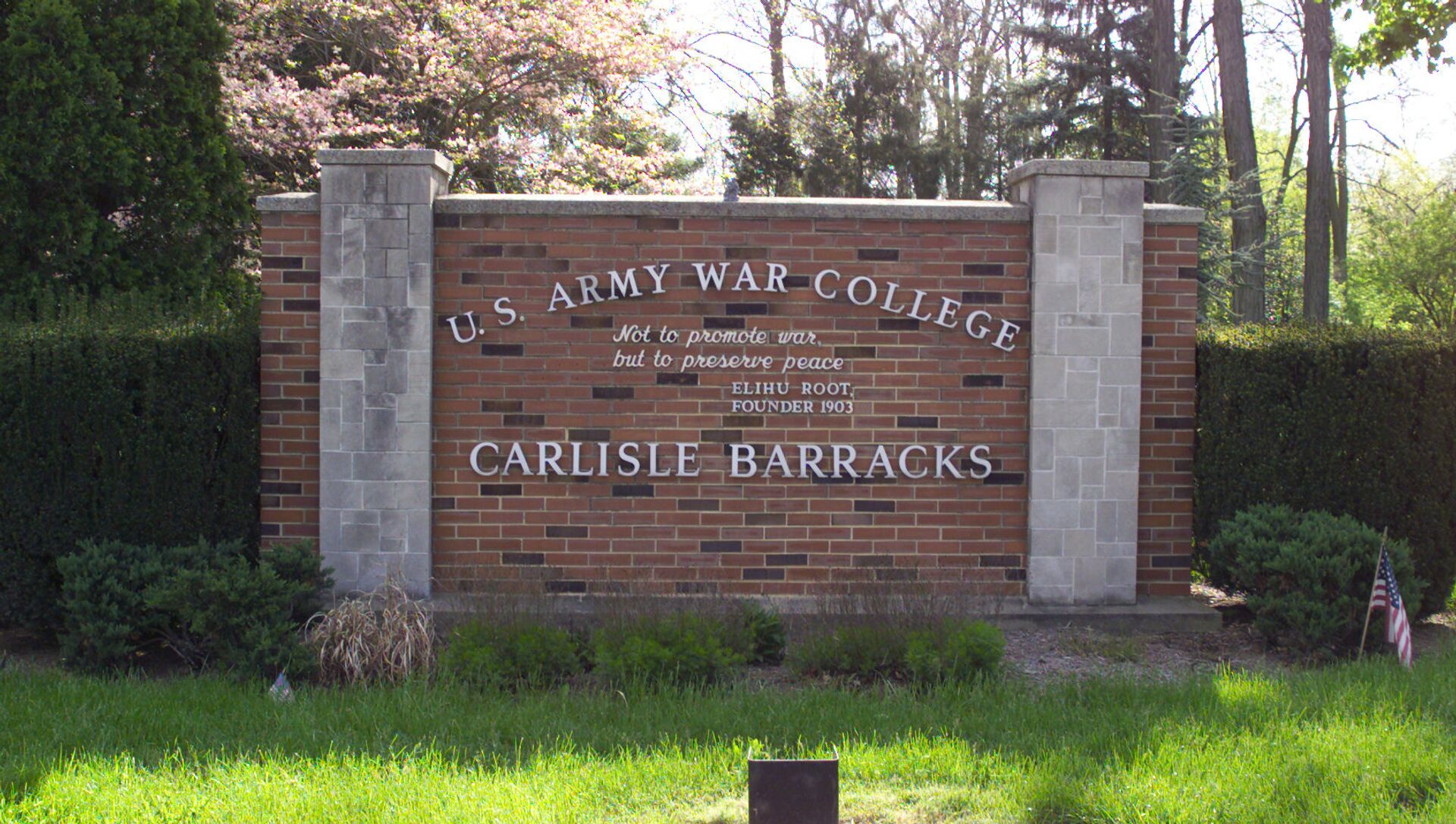 The main entrance sign to Carlisle Barracks and the U.S. Army War College - Sputnik International, 1920, 10.02.2021