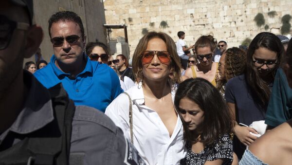 American Actress and singer Jennifer Lopez visits the Western Wall in Jerusalem's Old City on 2 August 2019. - Sputnik International