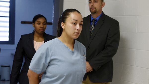 Cyntoia Brown, a woman serving a life sentence for killing a man when she was a 16-year-old prostitute, enters her clemency hearing Wednesday, May 23, 2018, at Tennessee Prison for Women in Nashville, Tenn - Sputnik International