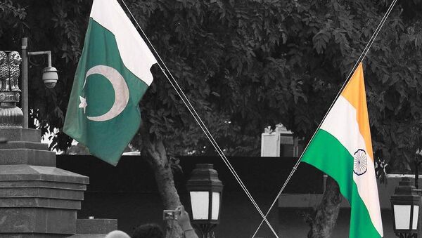 India and Pakistan flags - Sputnik International