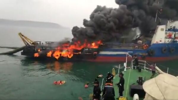 Visakhapatnam: At 11:30 am today, 29 crew members of Offshore Support Vessel Coastal Jaguar jumped into water after a fire engulfed the vessel. 28 rescued by Indian Coast Guard - Sputnik International