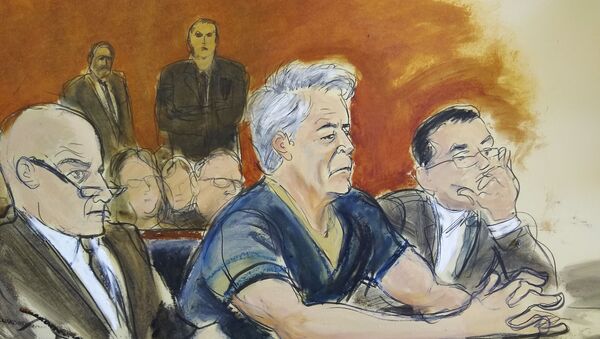 In this courtroom artist's sketch, defendant Jeffrey Epstein, centre, sits with attorneys Martin Weinberg, left, and Marc Fernich during his arraignment in a New York federal court on Monday, 8 July 2019. Epstein pleaded not guilty to federal sex-trafficking charges. The 66-year-old was accused of creating and maintaining a network that allowed him to sexually exploit and abuse dozens of underage girls between 2002 and 2005. - Sputnik International