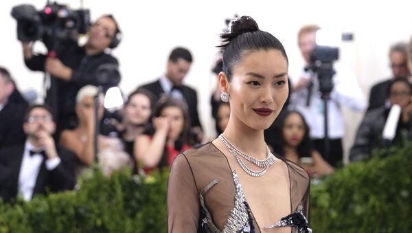 Liu Wen attends The Metropolitan Museum of Art's Costume Institute benefit gala celebrating the opening of the Rei Kawakubo/Comme des Garçons: Art of the In-Between exhibition on Monday, May 1, 2017, in New York. - Sputnik International