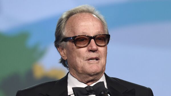 FILE - In this Jan. 2, 2018 file photo, Peter Fonda presents the Desert Palm achievement award at the 29th annual Palm Springs International Film Festival in Palm Springs, Calif. - Sputnik International