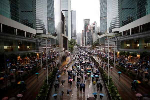 Hong Kong Police Detain 2 Liberal Lawmakers - Party - Sputnik International