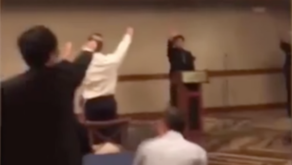 US High School Students Sing Nazi Song While Giving Hitler Salute - Sputnik International