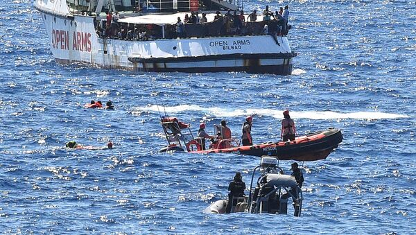 Migrants Jumped Off Spanish rescue ship Open Arm to Reach Italian Coast - Sputnik International