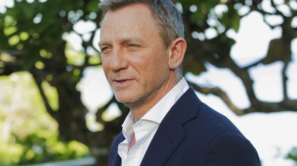 Daniel Craig poses for photographers during the photo call for James Bond film franchise - Sputnik International