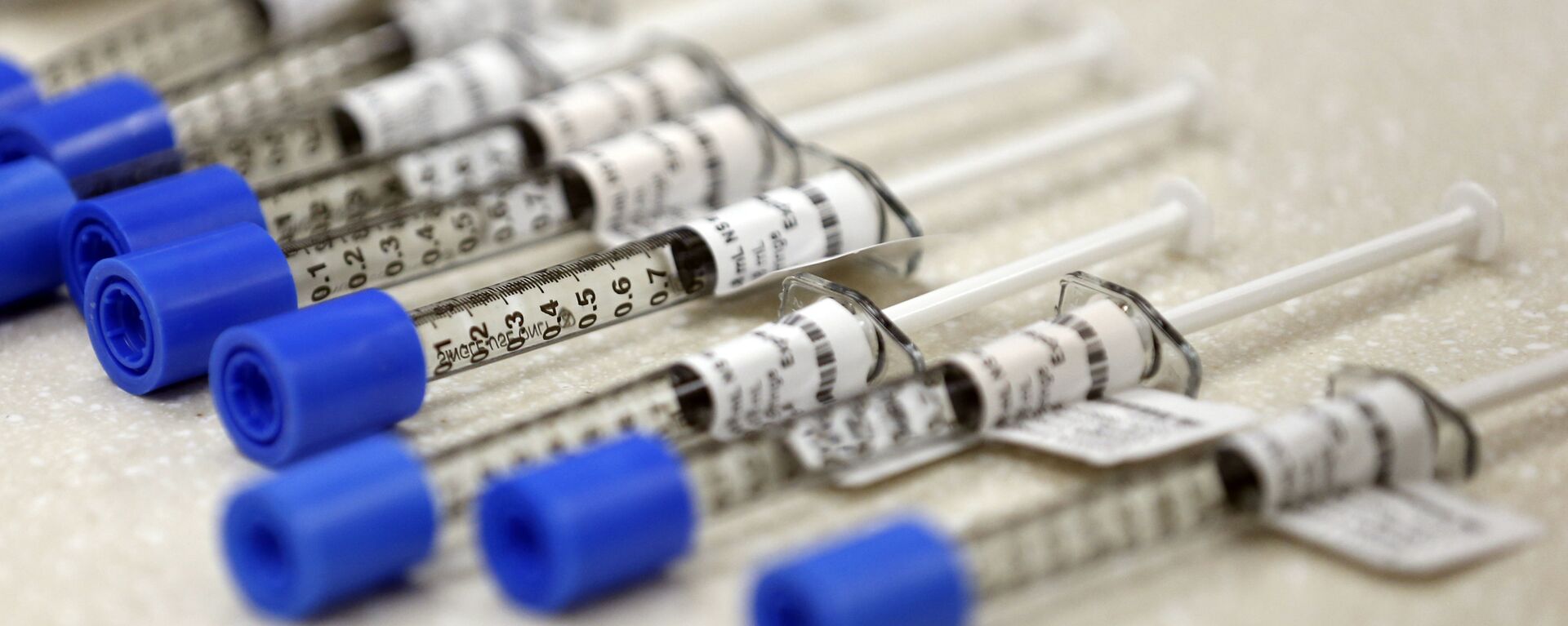 This file photo shows syringes of the opioid painkiller fentanyl in an inpatient pharmacy. - Sputnik International, 1920, 22.12.2022