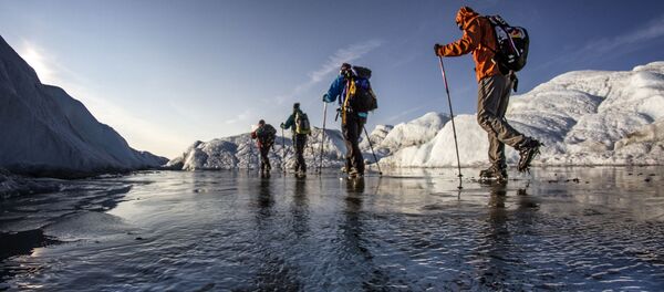 Petr Kraus and friends walk on the Ice Cap in Greenland Petr Kraus and friends walk on the Ice Cap in Greenland - Sputnik International
